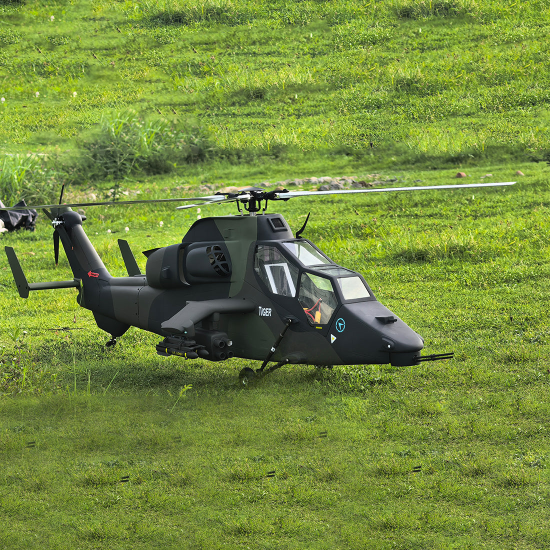 FLISHRC FL700 EC665 700-Class Super Large Scale GPS RC Helicopter Model with L7 Flight Controller - stirlingkit