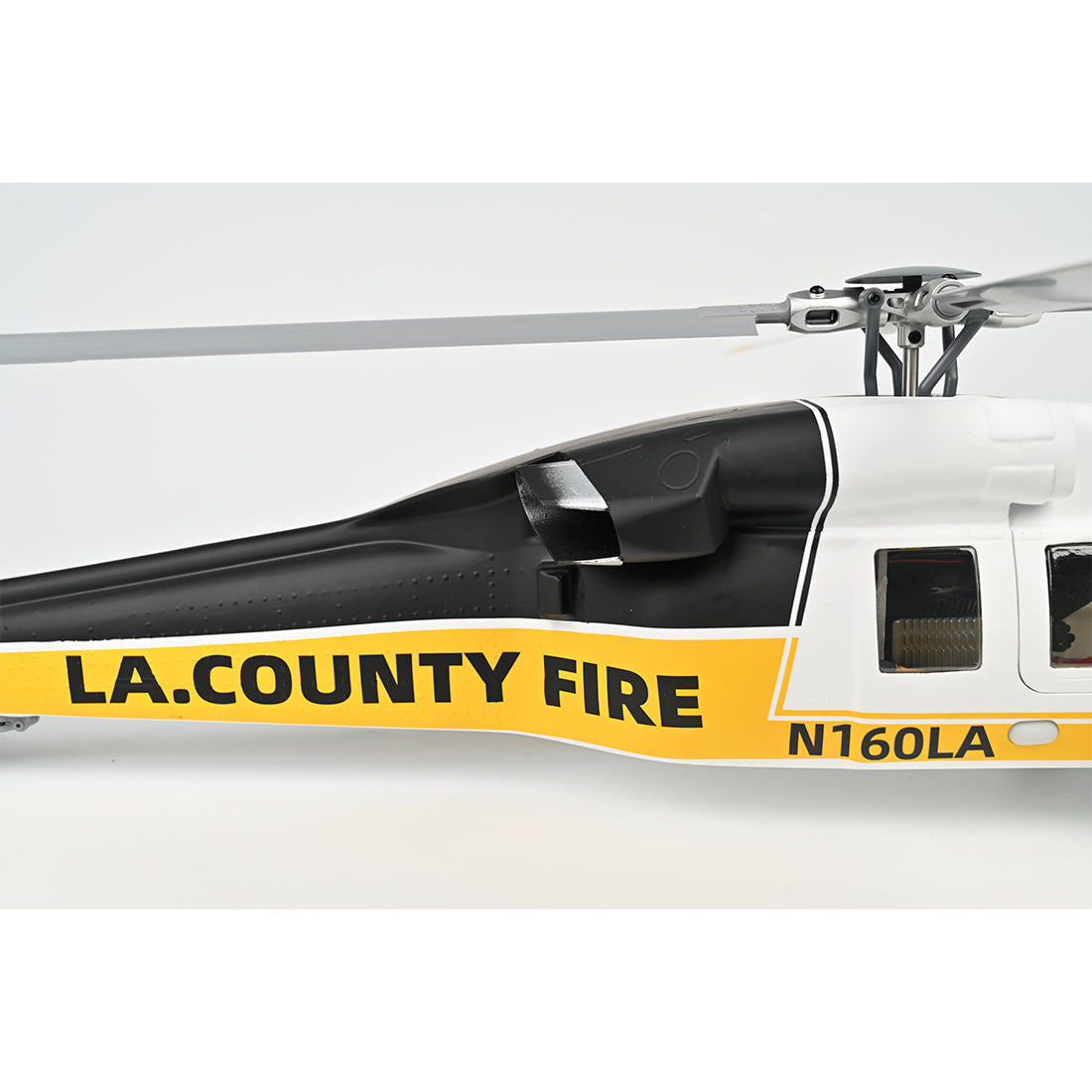 FLYWING UH-60L Black Hawk 2.4G 6CH 470-Class Large Scale RC GPS Helicopter Model with ACE Flight Controller