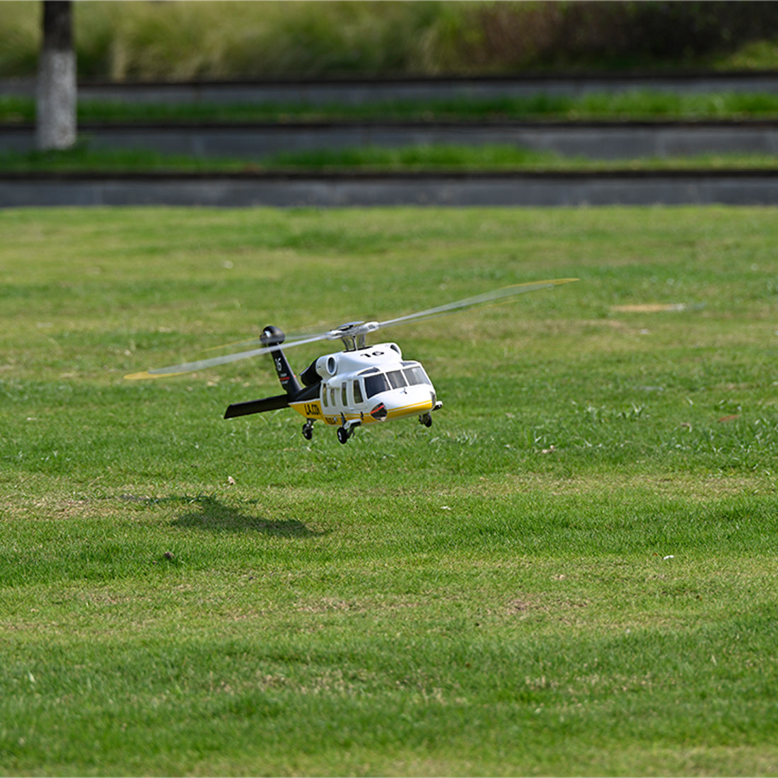 FLYWING UH-60L Black Hawk 2.4G 6CH 470-Class Large Scale RC GPS Helicopter Model with ACE Flight Controller
