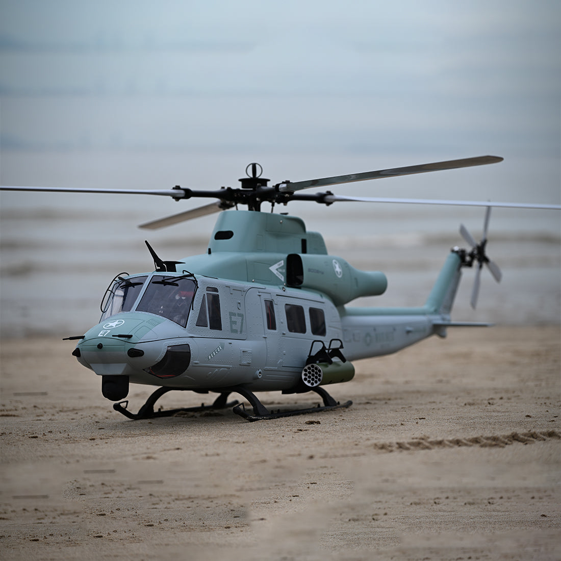 GOOSKY E7 UH-1Y Venom 700 Size Super Large Scale RC Helicopter 2.4G 6CH RC Heli Model - stirlingkit