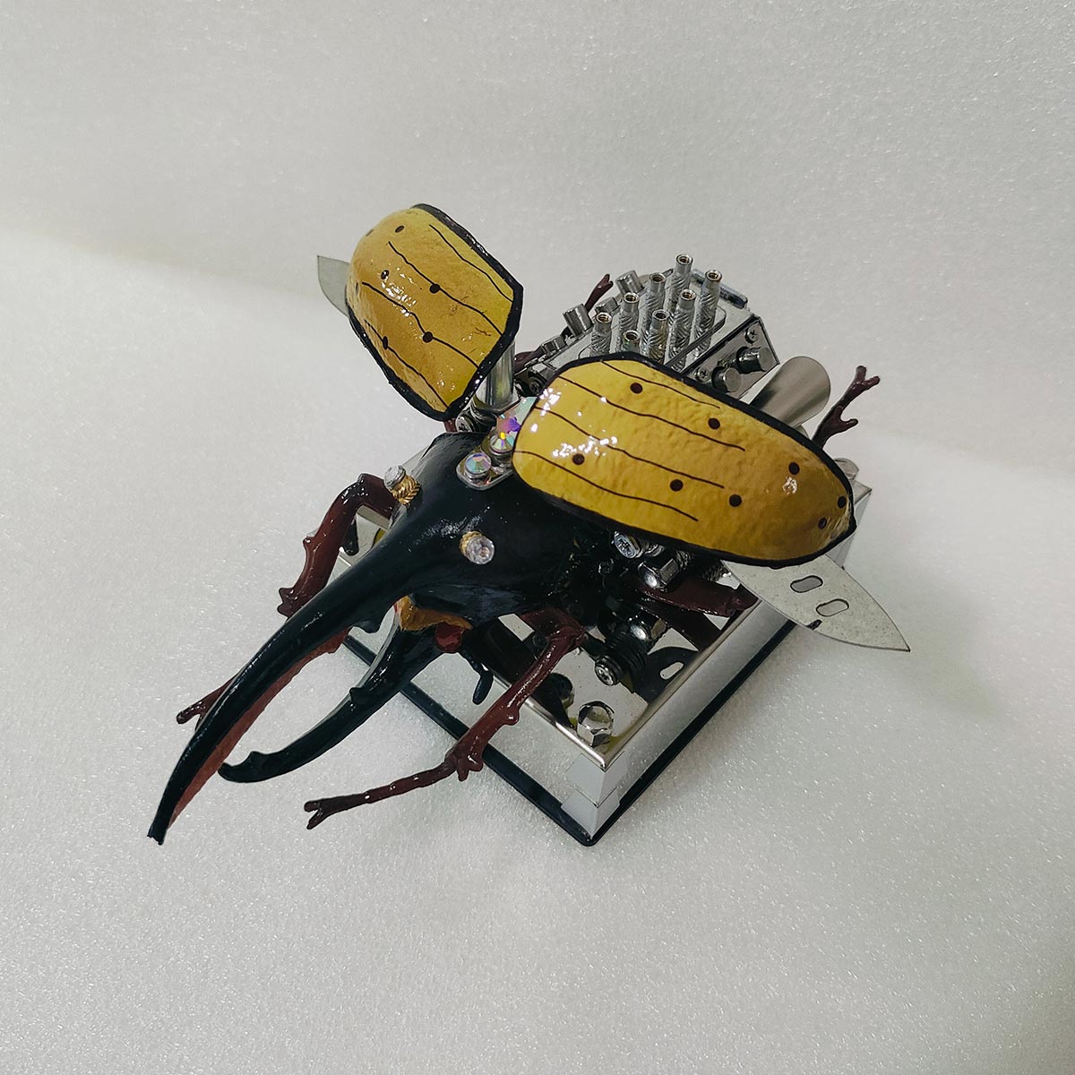 Mechanical Rhino Beetle Metal V8 Engine Model That Runs - stirlingkit