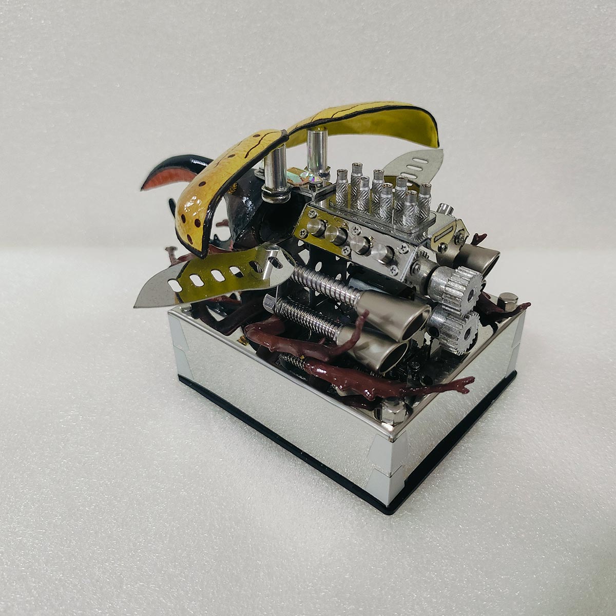 Mechanical Rhino Beetle Metal V8 Engine Model That Runs - stirlingkit