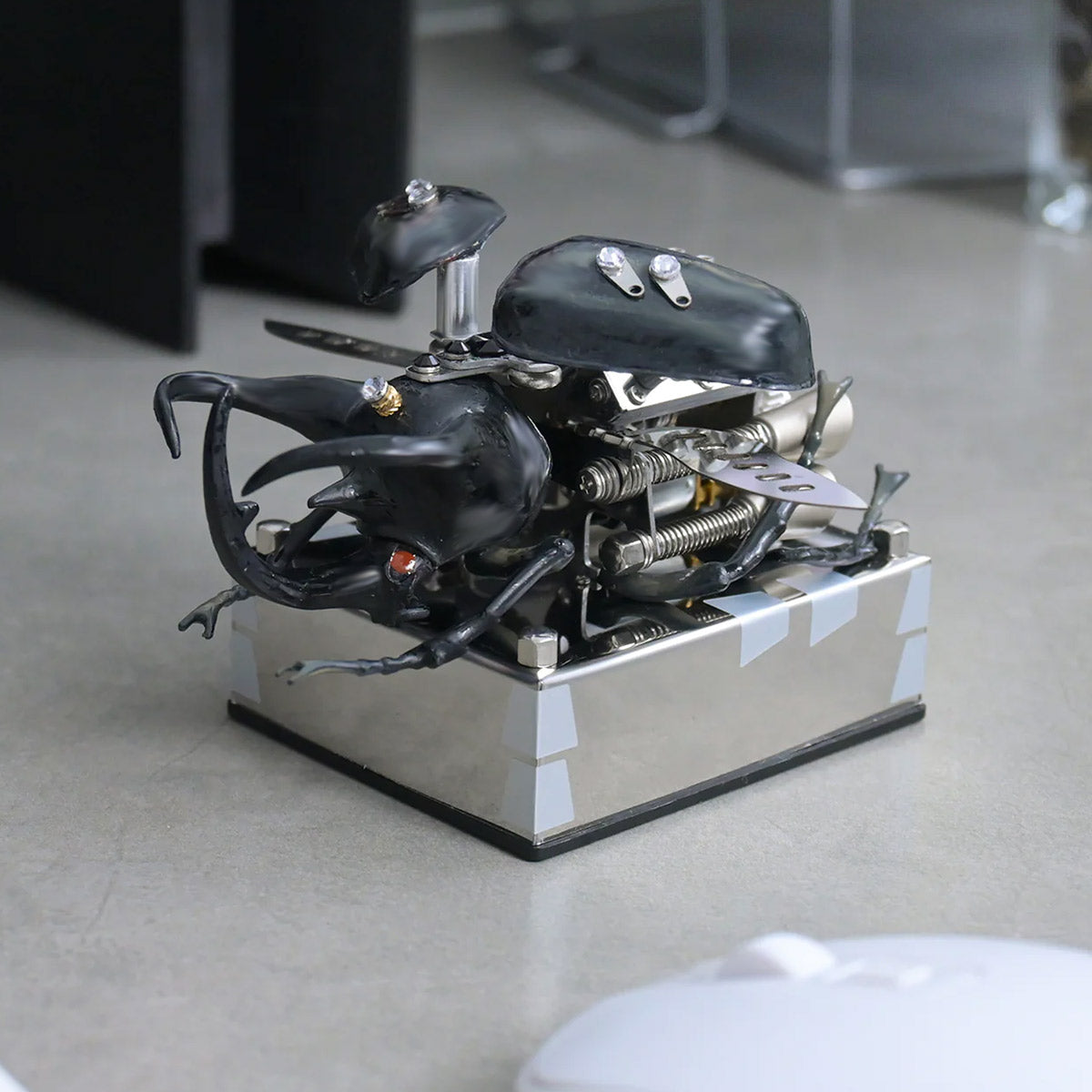 Mechanical Rhino Beetle Metal V8 Engine Model That Runs - stirlingkit
