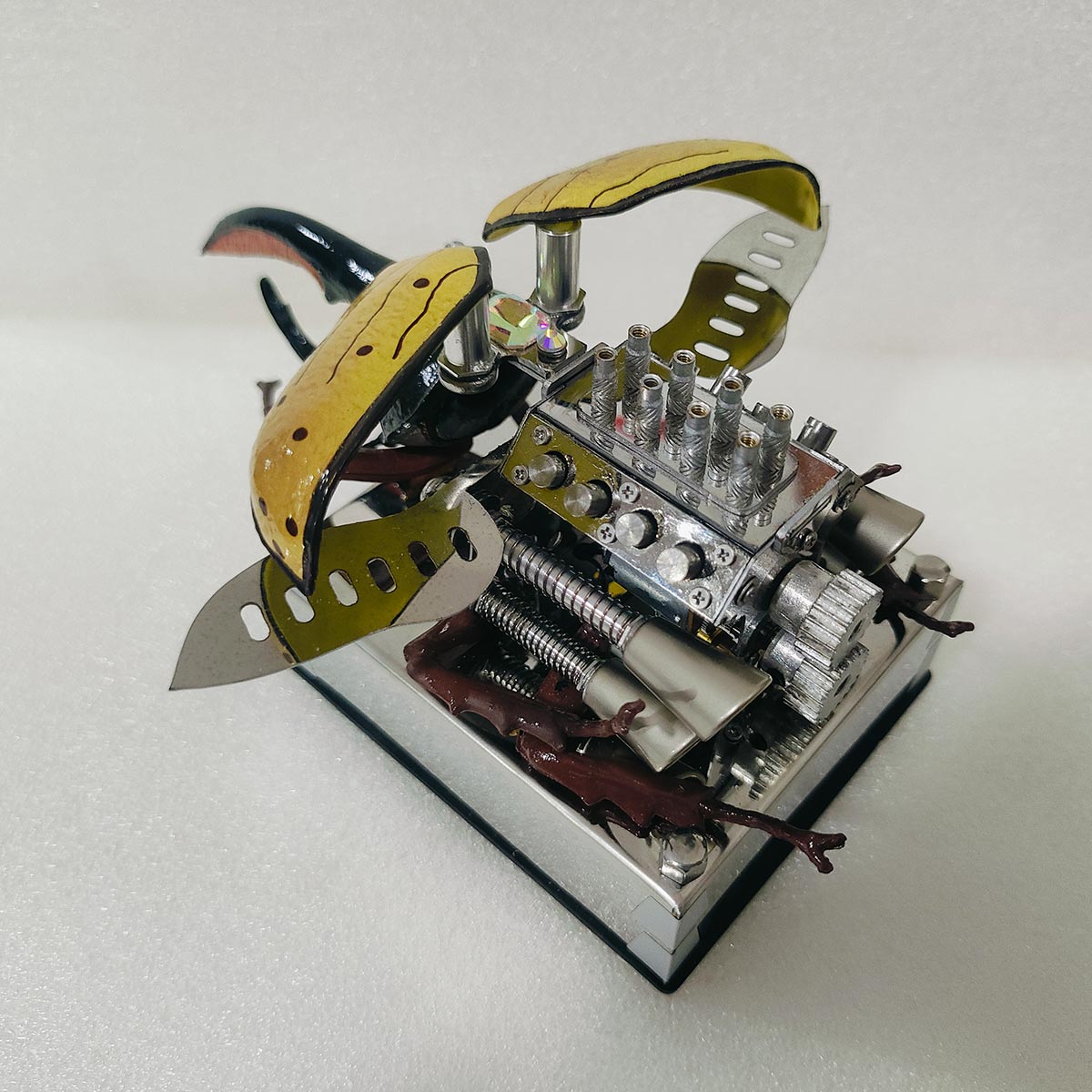 Mechanical Rhino Beetle Metal V8 Engine Model That Runs - stirlingkit