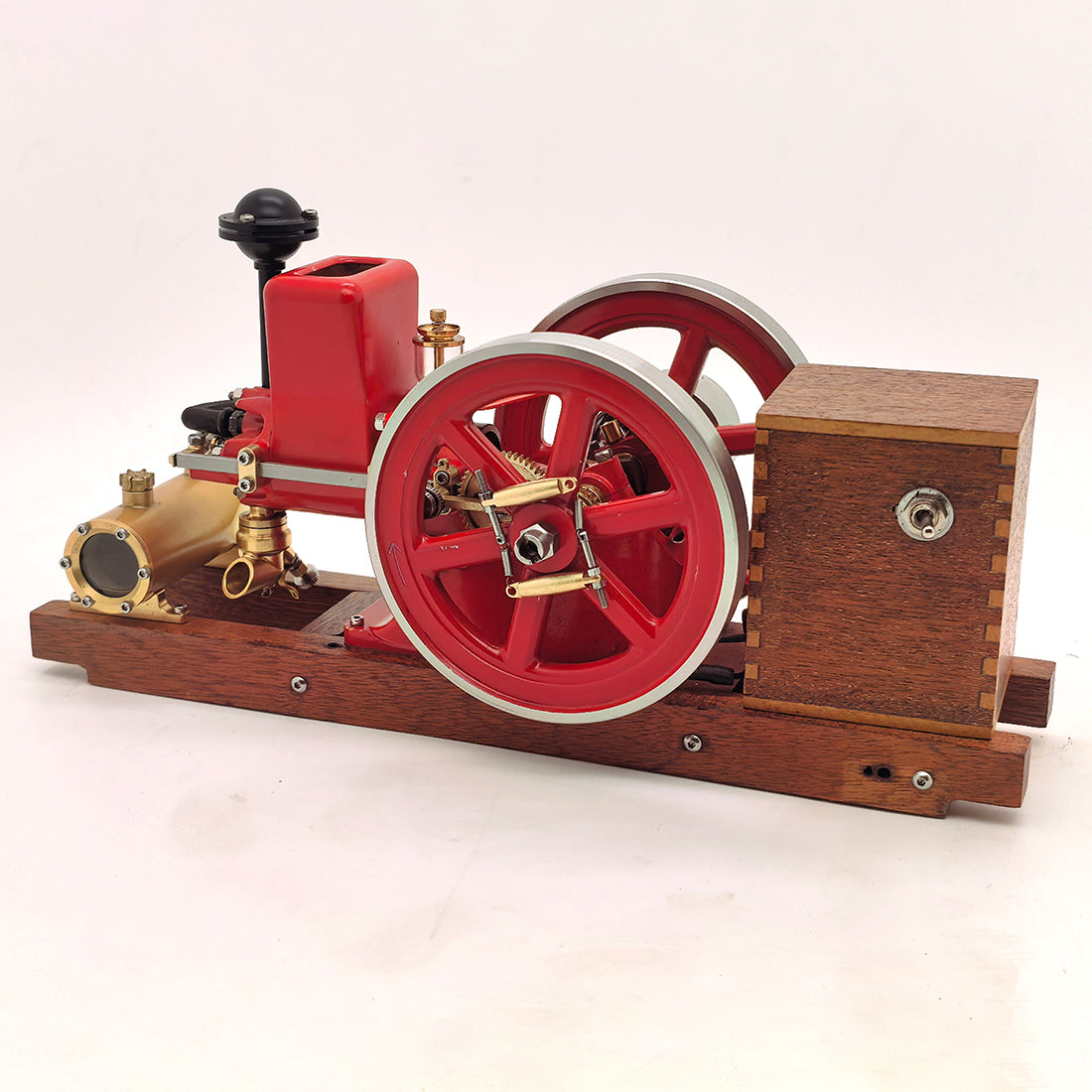 RETROL & OKMO B03 Hired Man Hit and Miss Engine Model RTR Water-cooled