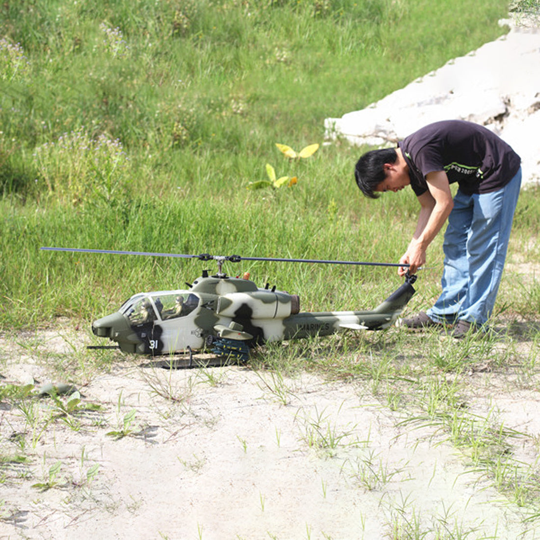 ROBAN AH-1 Cobra Super Large Scale GPS Helicopter 700 Size with H1 PRO Flight Controller 2.4G 6CH Camouflage Army Style - stirlingkit