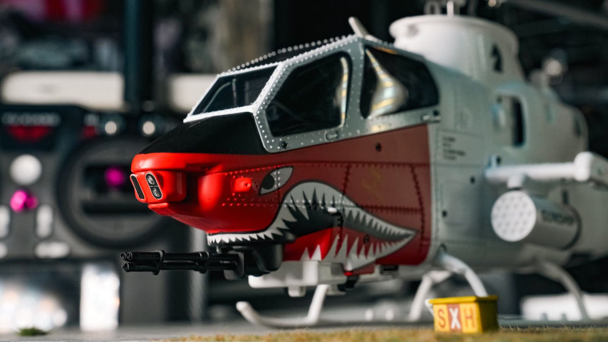 YU XIANG F112S AH-1 Cobra Attack RC Helicopter 2.4G 9CH 200 Class Military Airplane RTF - stirlingkit