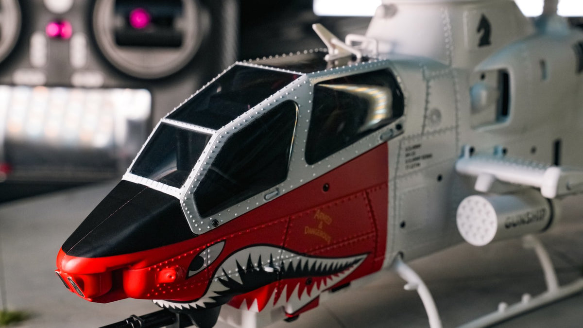 YU XIANG F112S AH-1 Cobra Attack RC Helicopter 2.4G 9CH 200 Class Military Airplane RTF - stirlingkit