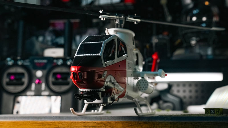 YU XIANG F112S AH-1 Cobra Attack RC Helicopter 2.4G 9CH 200 Class