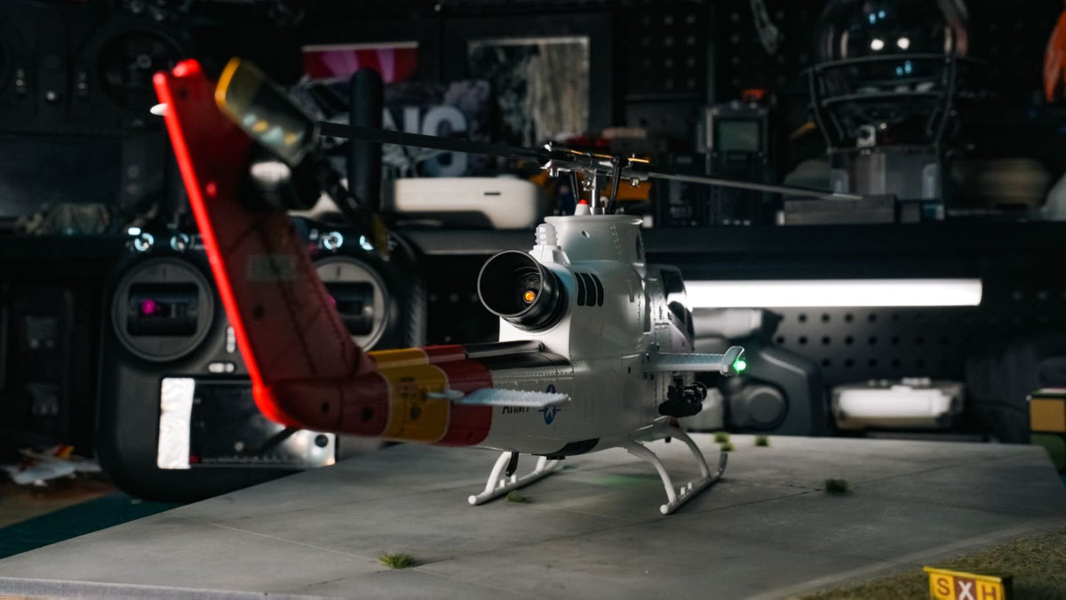 YU XIANG F112S AH-1 Cobra Attack RC Helicopter 2.4G 9CH 200 Class Military Airplane RTF - stirlingkit