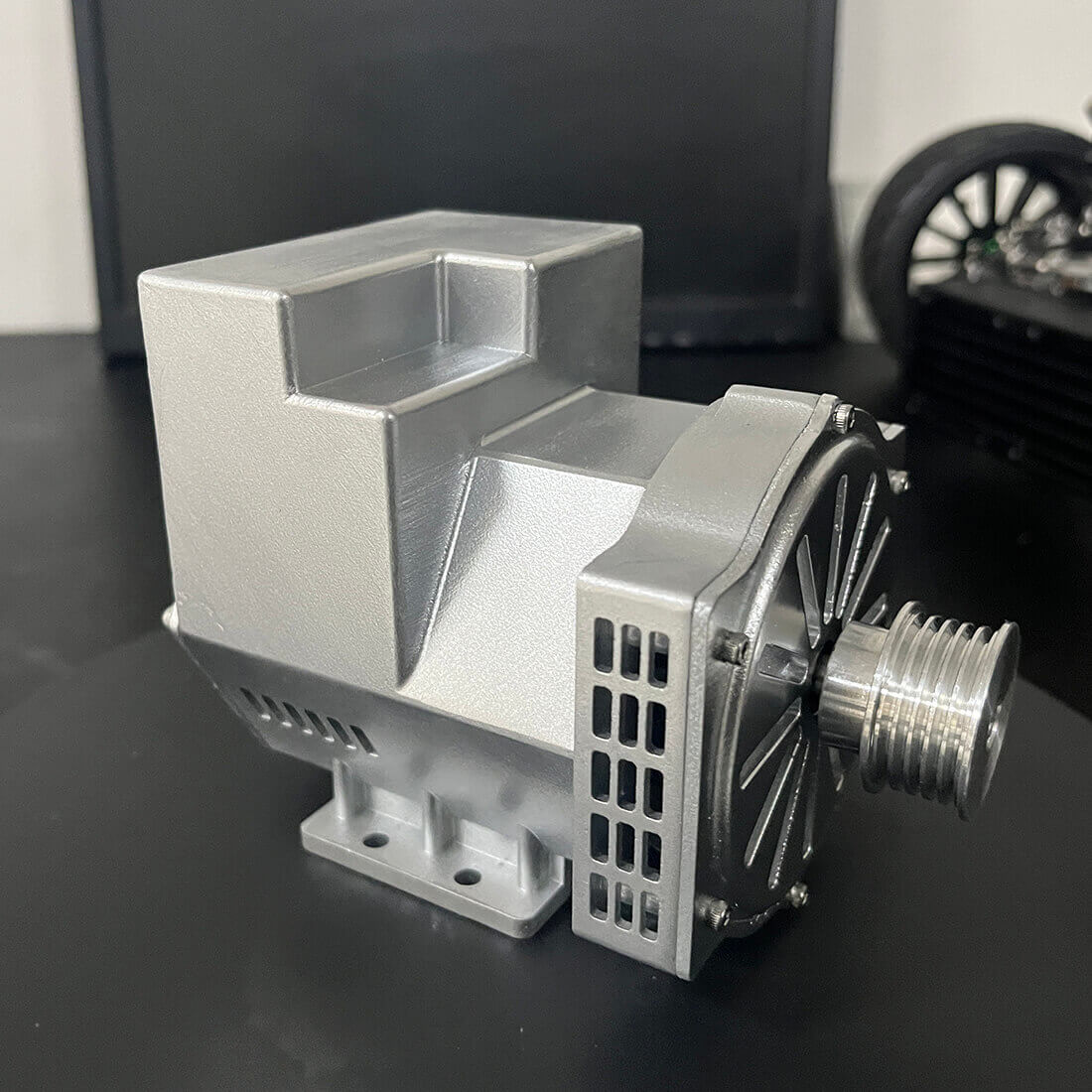60W DC Generator Model with Digital Voltage Display & Centrifugal Fan Cooling - stirlingkit