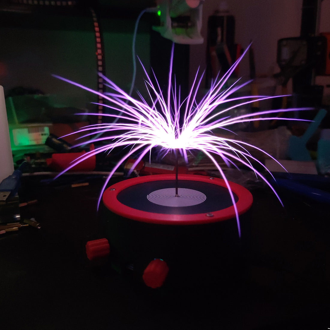 Bluetooth Mini SSTC Tesla Coil Musical Artificial Lightning -Red&Black - stirlingkit
