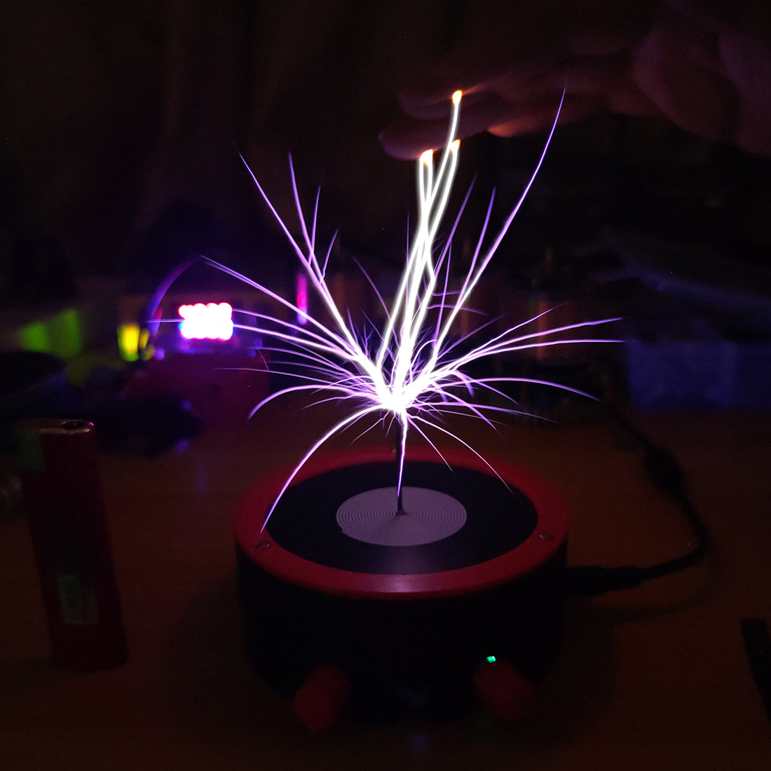 Bluetooth Mini SSTC Tesla Coil Musical Artificial Lightning -Red&Black - stirlingkit