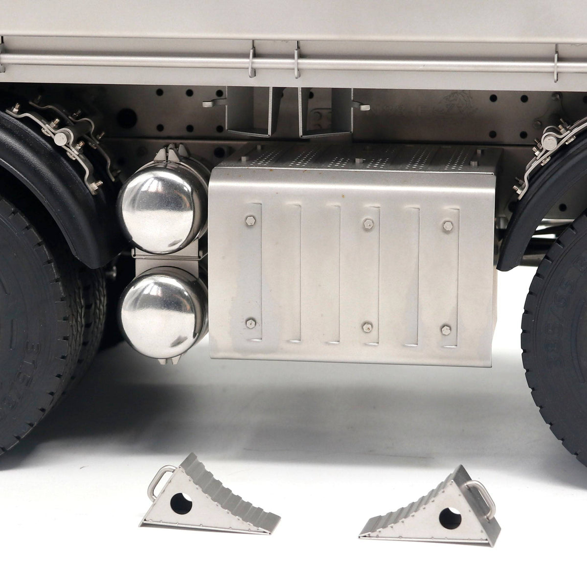 JDMODEL JDM-176 RC Dump Truck Vehicle Model with Hydraulic System RTR 1/14 8×8 - stirlingkit